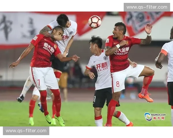 绿茵逐梦：恒大与辽足的荣耀与沉浮